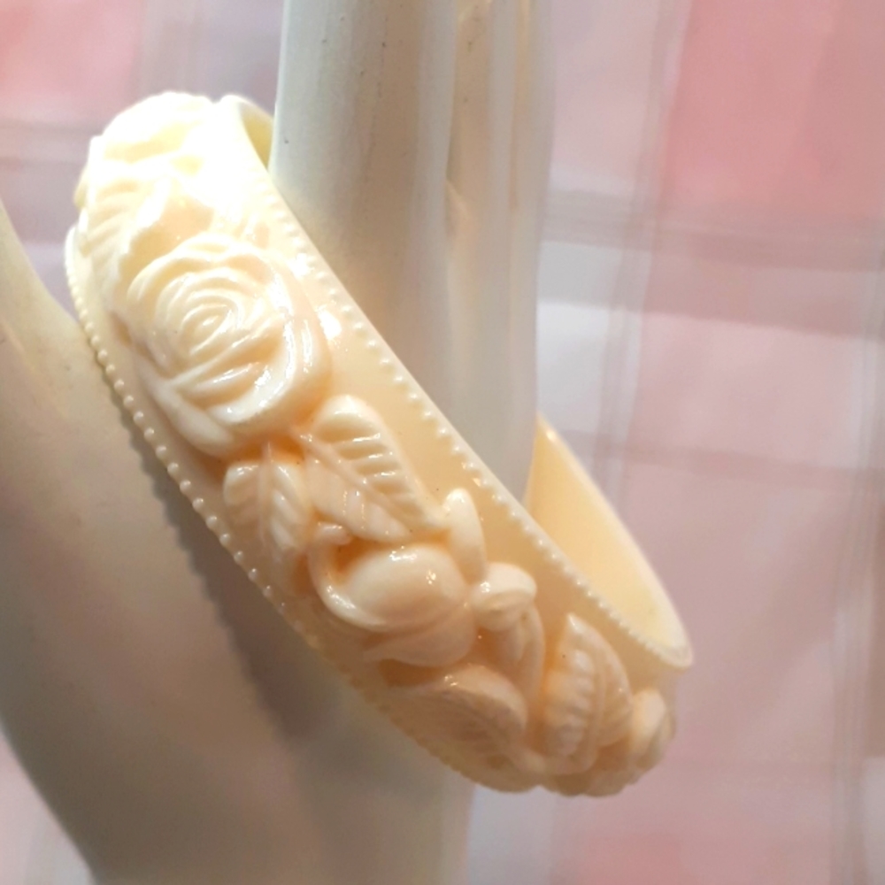 Vintage Ivory Colored Plastic Bangle Bracelet With Floral Design